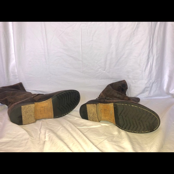 Lightly worn Frye boots - Picture 3 of 3